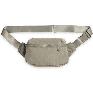 NWT Gaiam Travel Bag